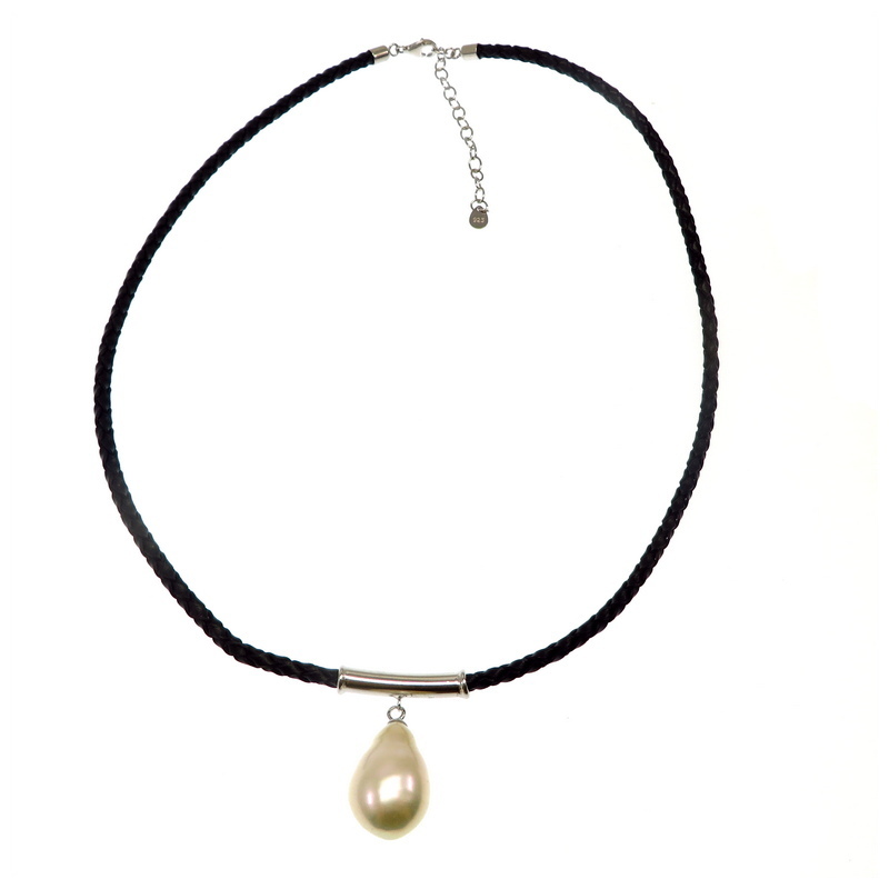 Freshwater Pearl Leather Necklace