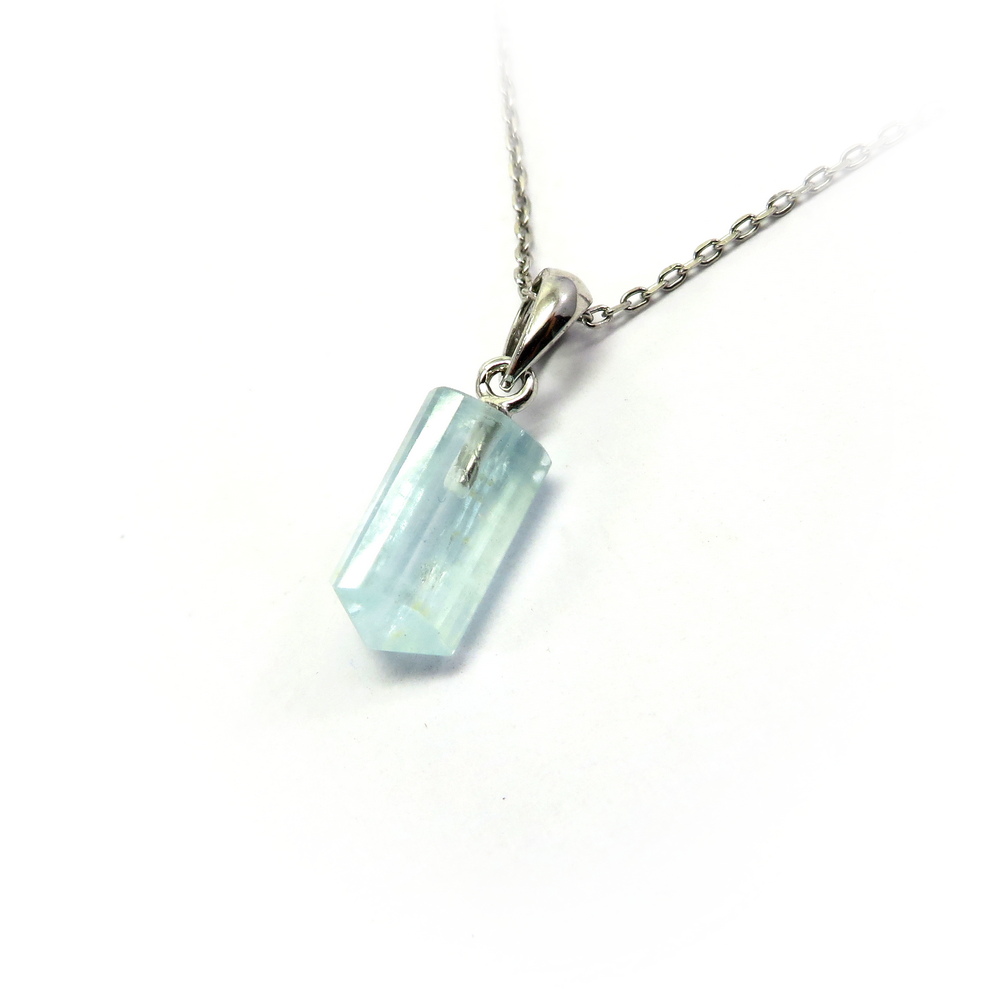 Aquamarine Pendant Set in Sterling Silver