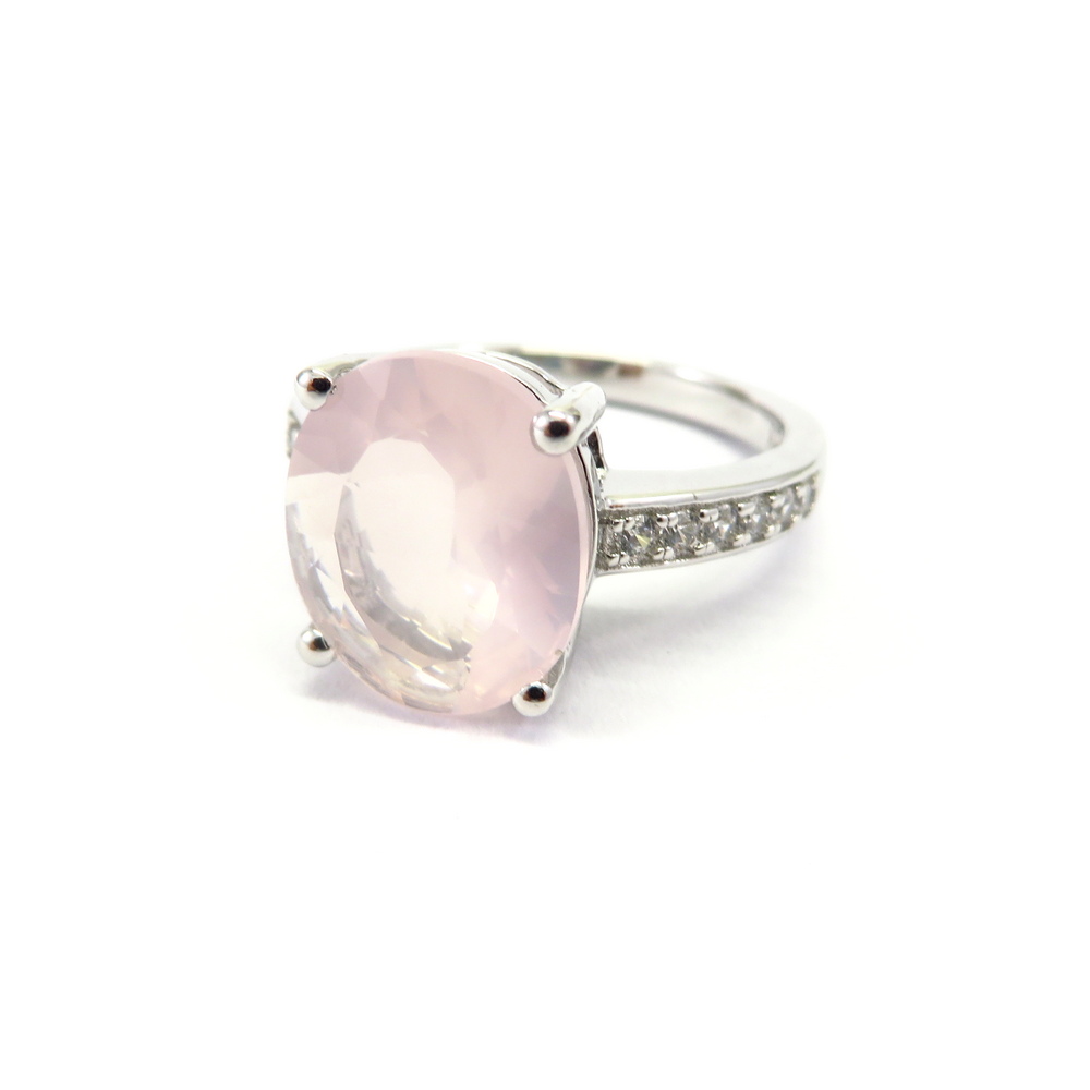 Oval Rose Quartz Ring