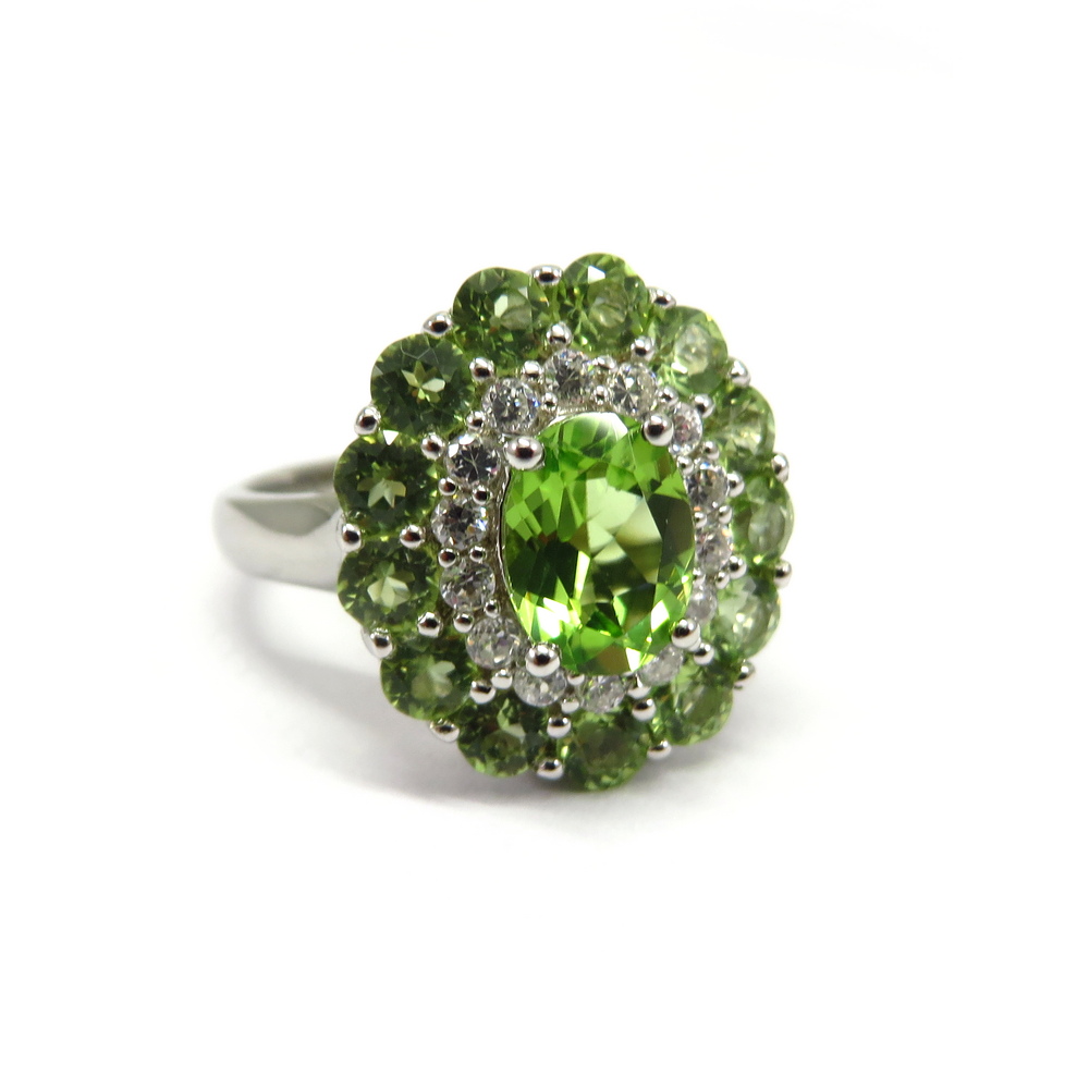Oval Peridot Ring